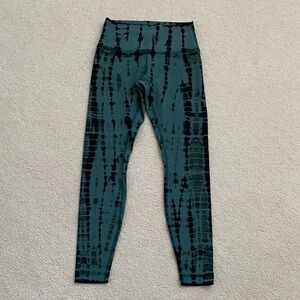 Lululemon Stylish Tie-Dye Leggings